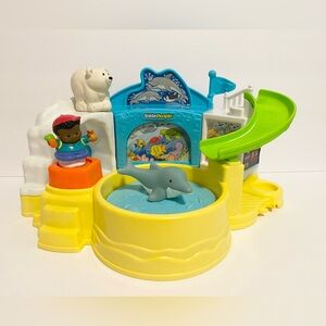 Fisher Price Little People Aquarium Playset Worker Dolphin Polar Bear Lot Toys